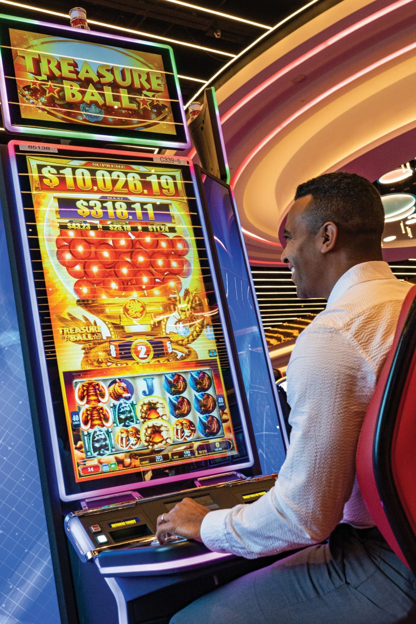 Mesa de casino en vivo con crupier